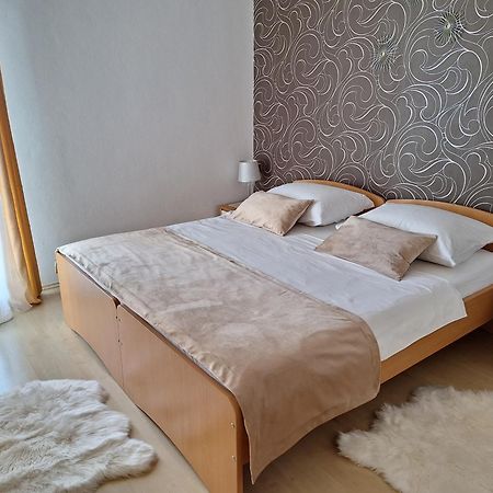 Villa Suzy-Apartments Suzana Lovran Extérieur photo